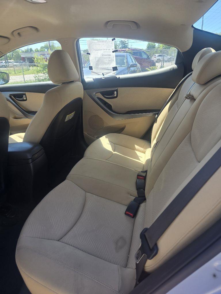Hyundai Elantra GLS M/T 2013