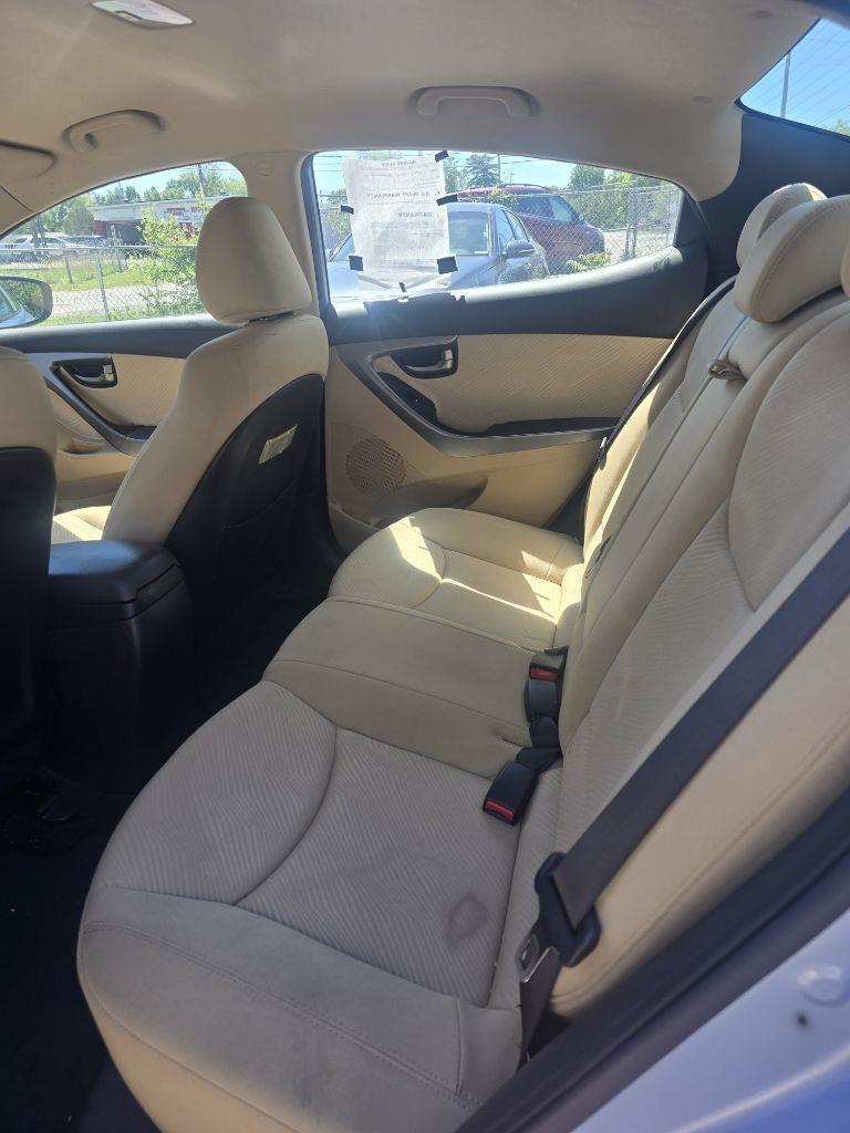Hyundai Elantra GLS M/T 2013