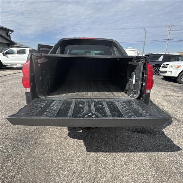 Chevrolet Avalanche 1500 4WD 2003