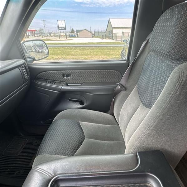 Chevrolet Avalanche 1500 4WD 2003