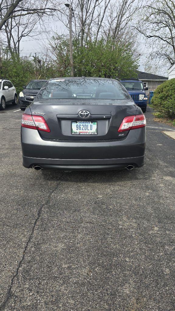 Toyota Camry Base 6-Spd AT 2011