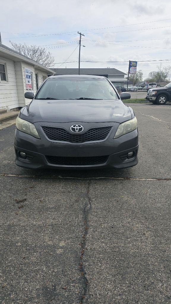 Toyota Camry Base 6-Spd AT 2011