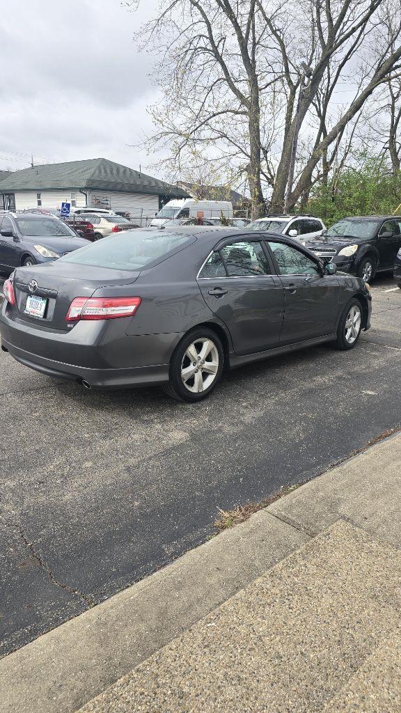 Toyota Camry Base 6-Spd AT 2011