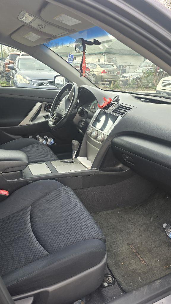 Toyota Camry Base 6-Spd AT 2011