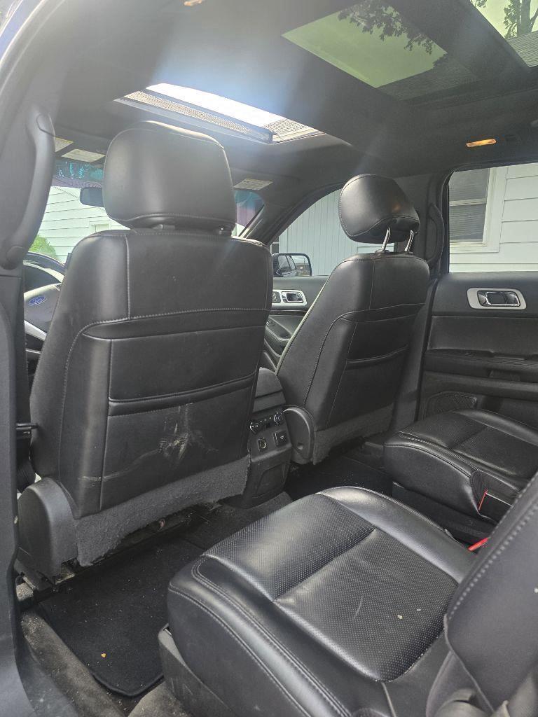 Ford Explorer Limited 4WD 2012