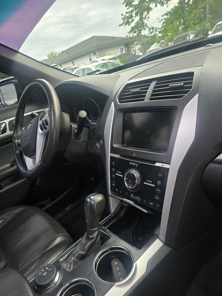 Ford Explorer Limited 4WD 2012