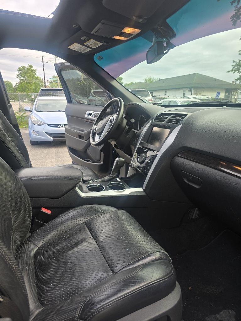 Ford Explorer Limited 4WD 2012