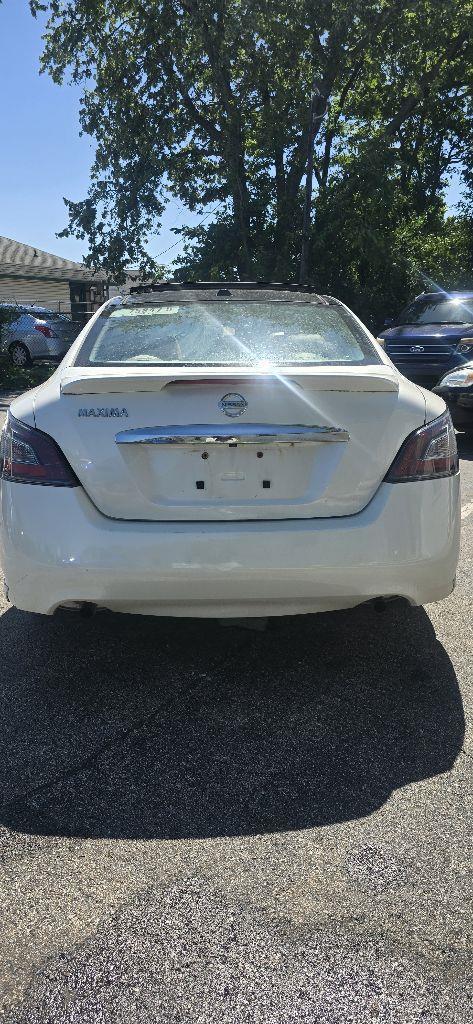 Nissan Maxima S 2013
