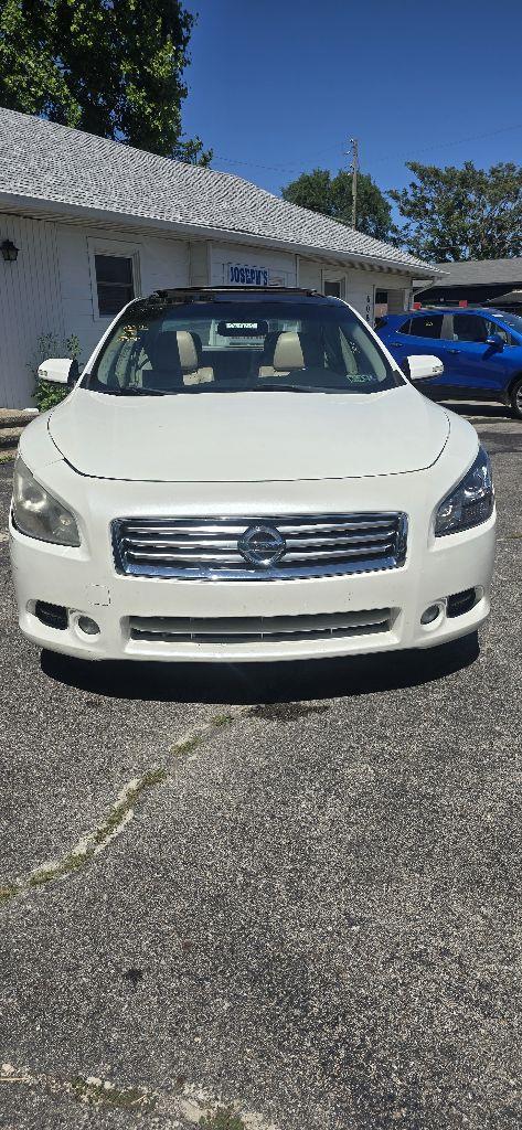 Nissan Maxima S 2013