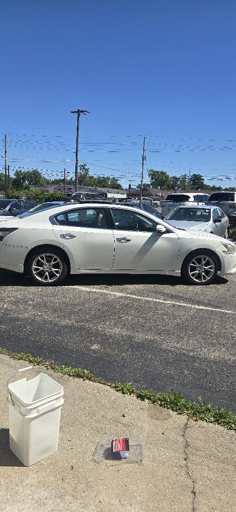 Nissan Maxima S 2013