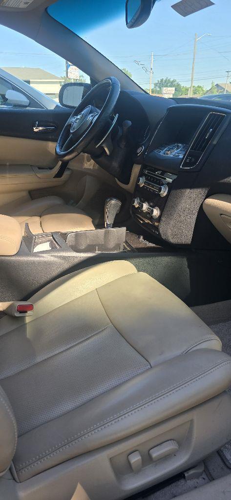 Nissan Maxima S 2013
