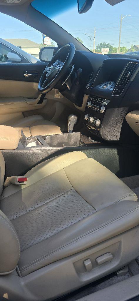 Nissan Maxima S 2013