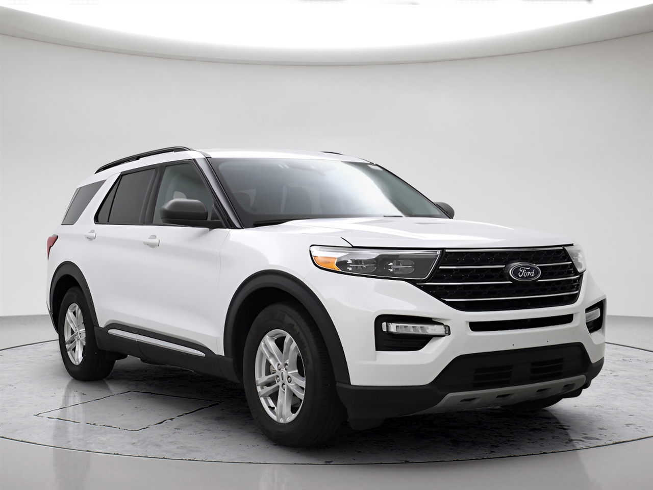 2023 Ford Explorer XLT RWD