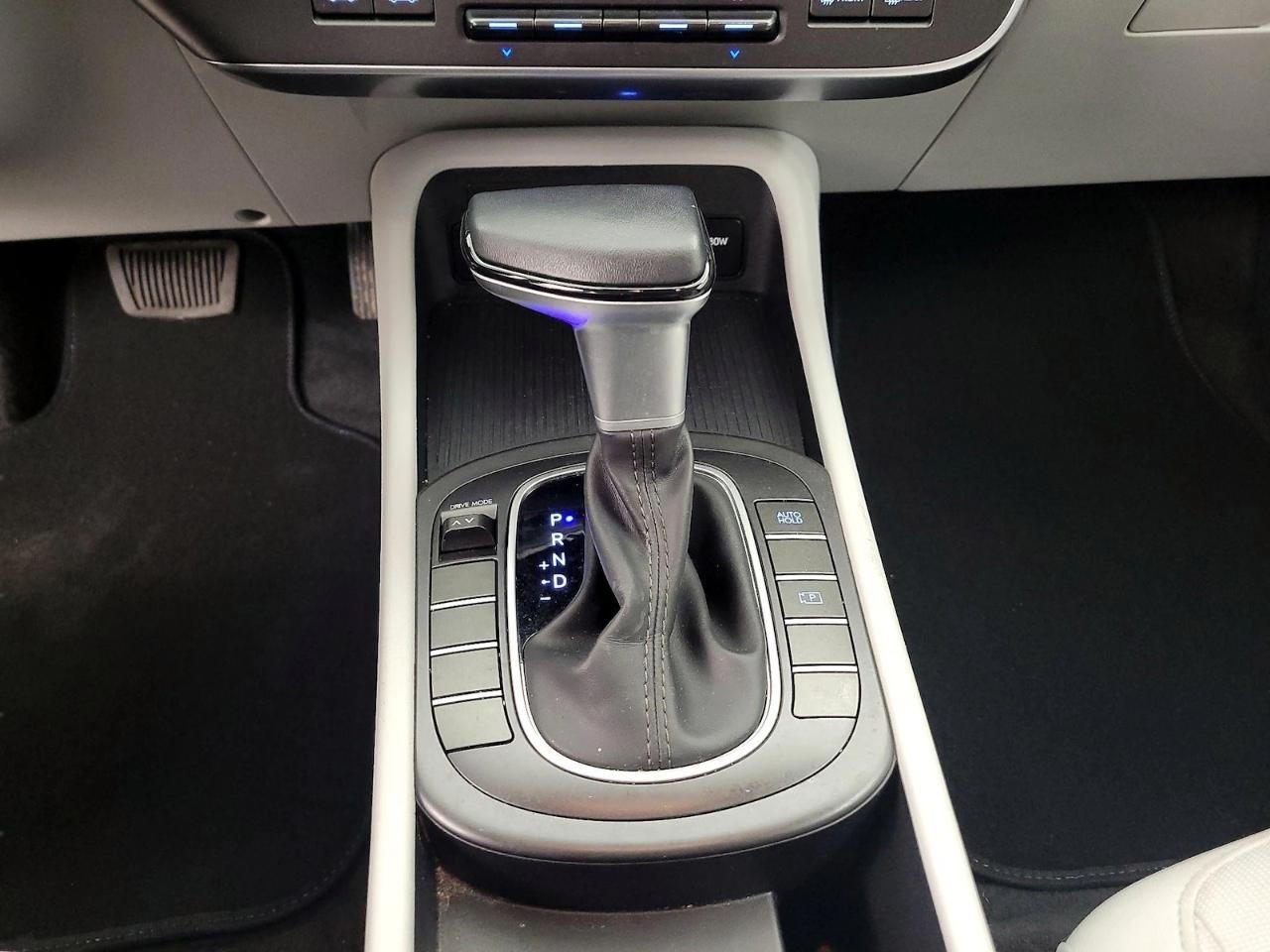 Hyundai Kona SEL FWD 2025