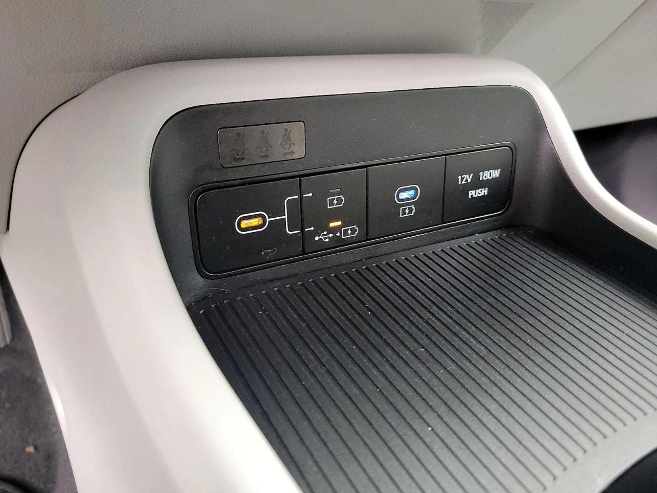 Hyundai Kona SEL FWD 2025