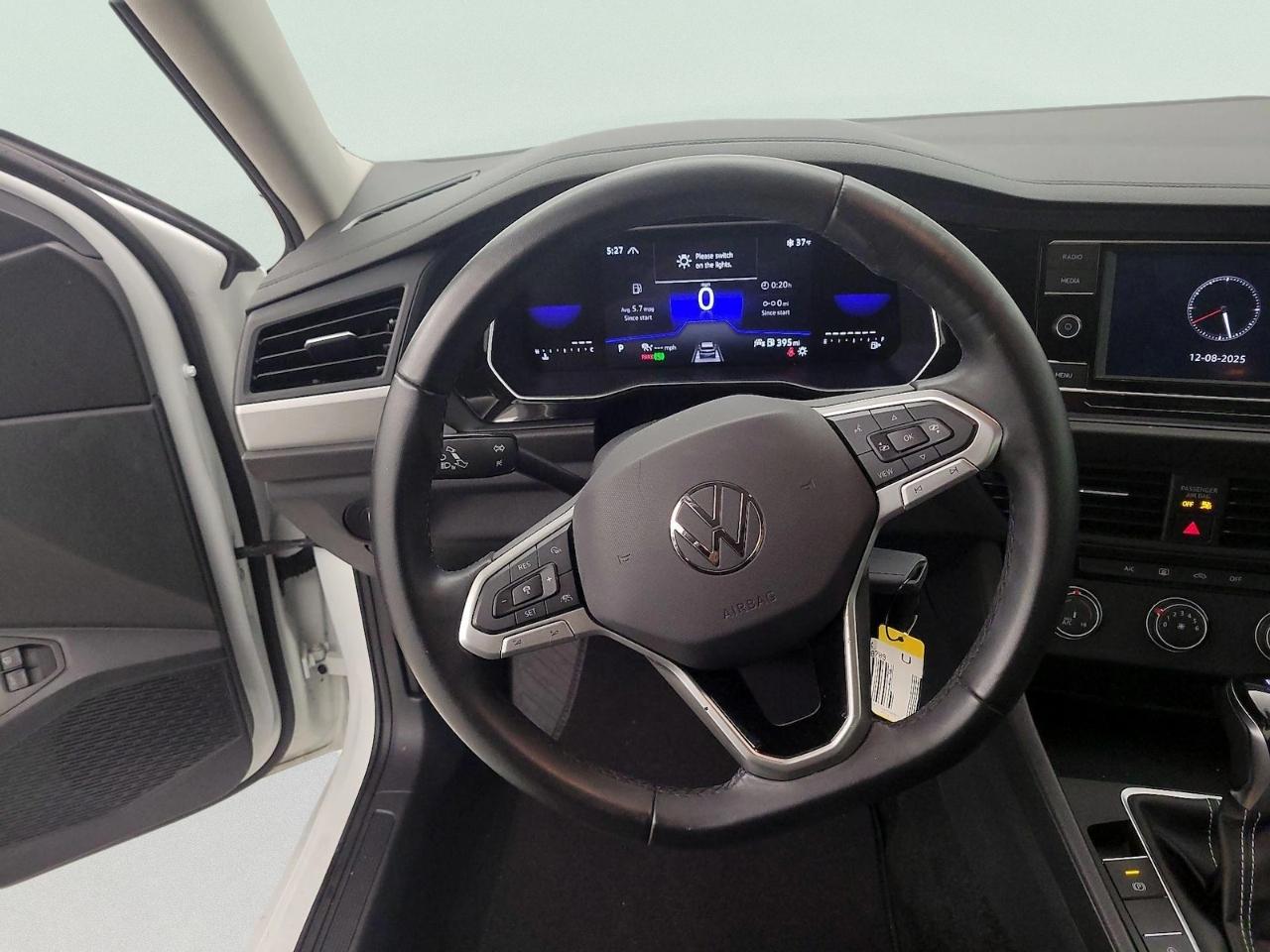 Volkswagen Jetta S Auto 2025