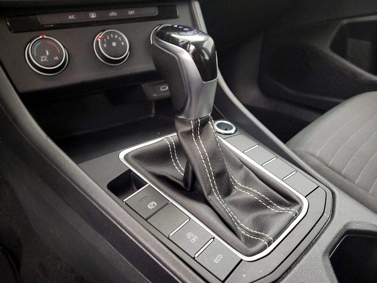 Volkswagen Jetta S Auto 2025