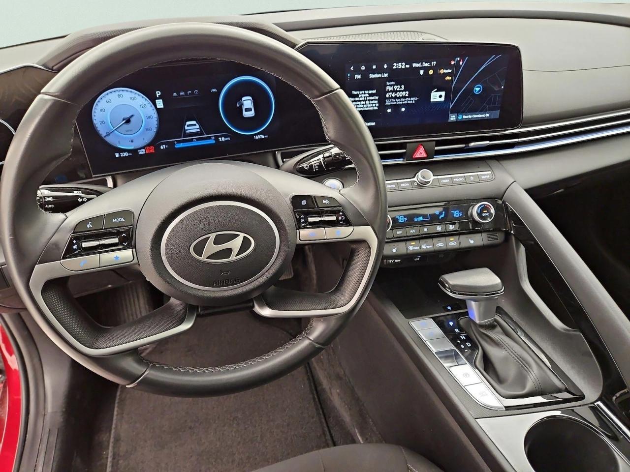 Hyundai Elantra SEL Convenience IVT 2025