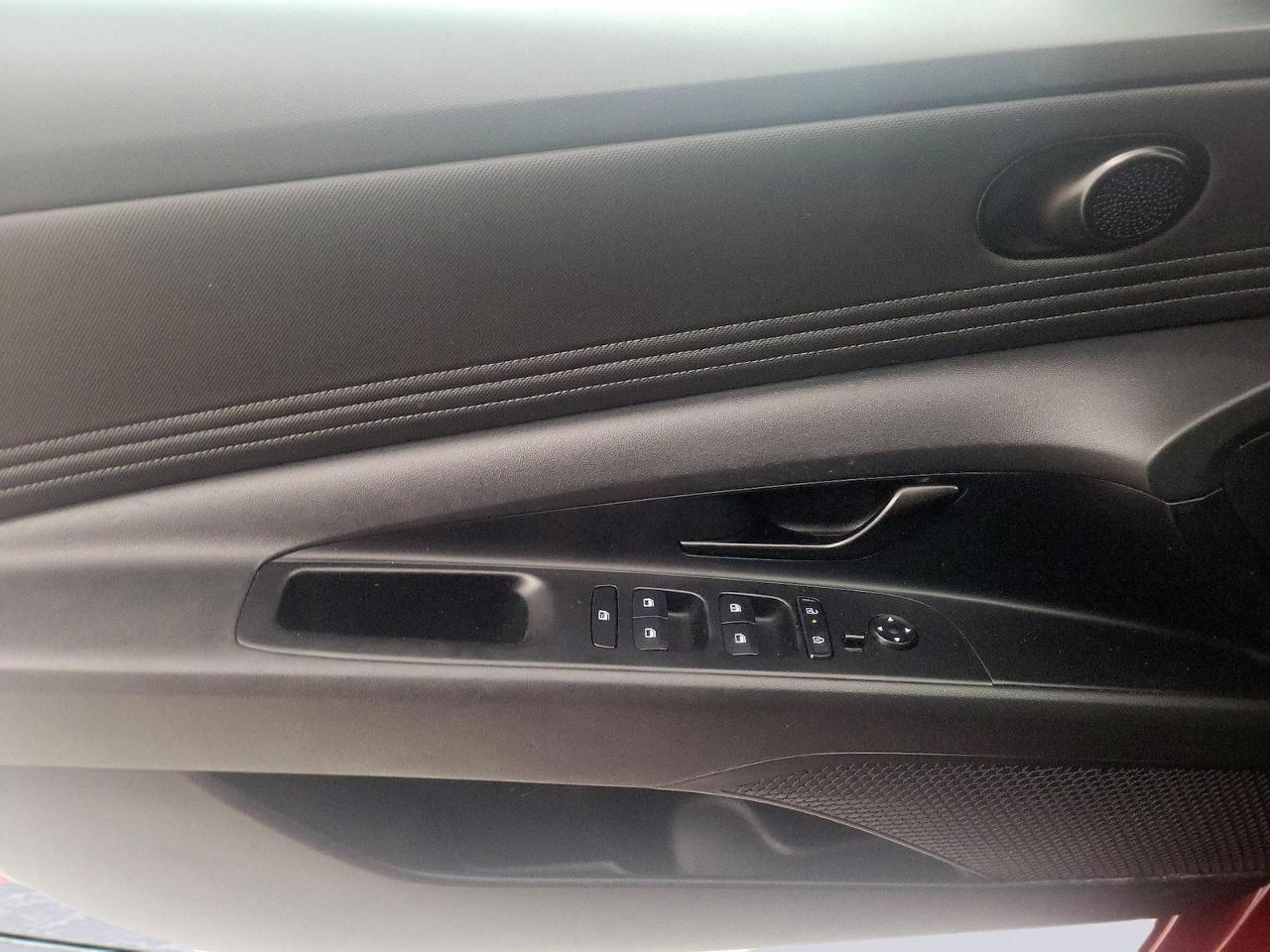 Hyundai Elantra SEL Convenience IVT 2025