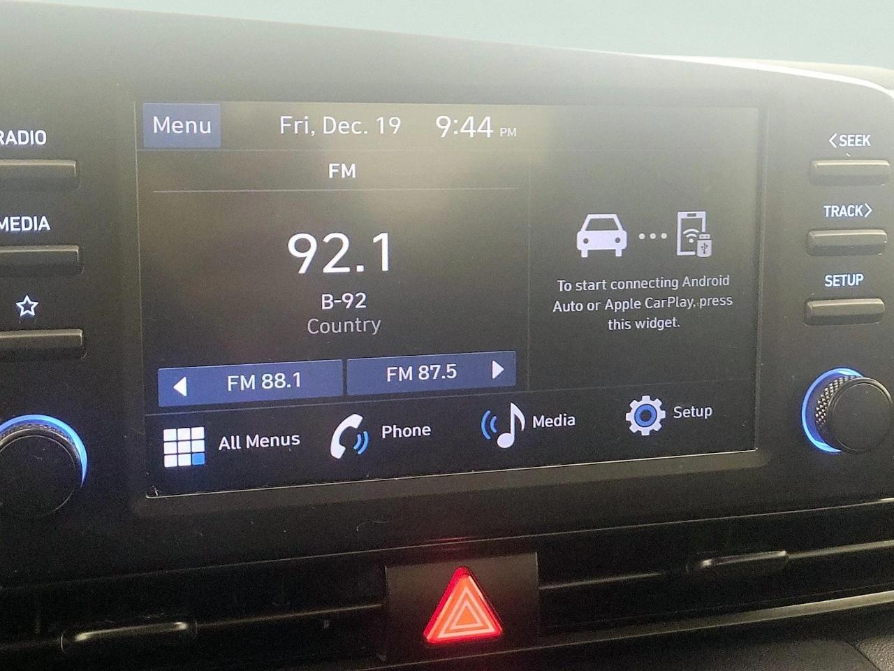 Hyundai Elantra SEL Convenience IVT 2025