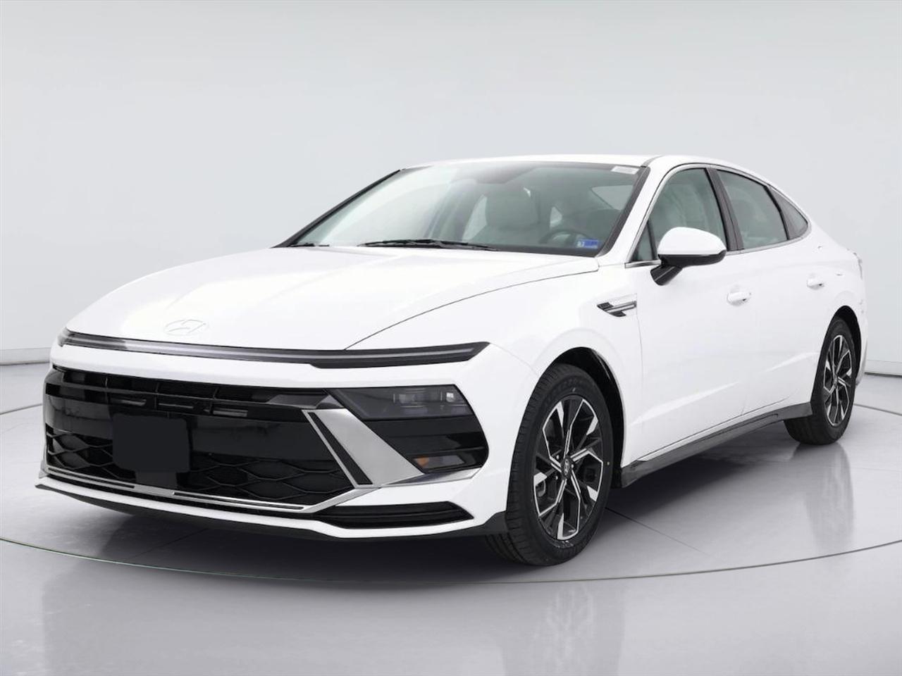 Hyundai Sonata Hybrid SEL FWD 2025