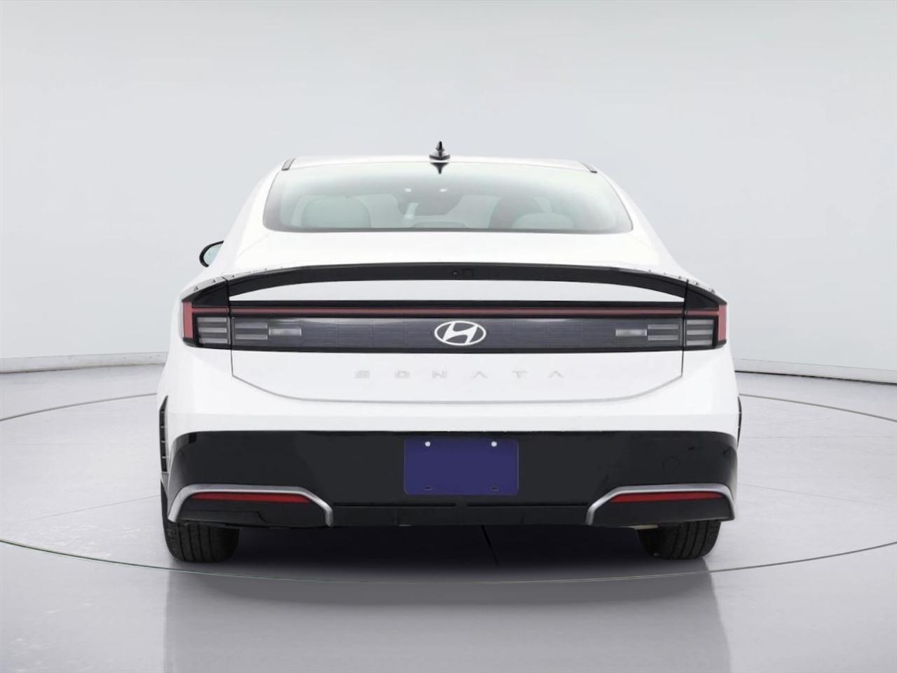 Hyundai Sonata Hybrid SEL FWD 2025