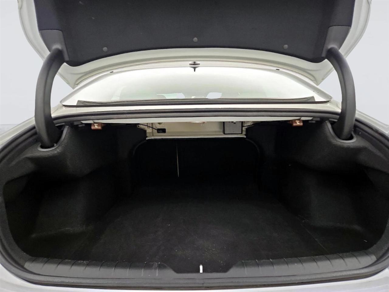 Hyundai Sonata Hybrid SEL FWD 2025