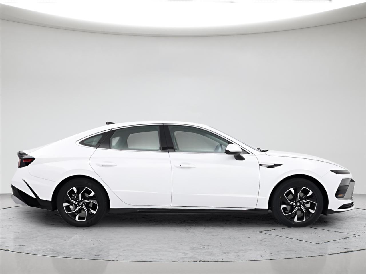 Hyundai Sonata Hybrid SEL FWD 2025