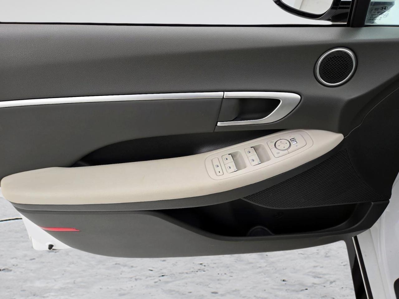 Hyundai Sonata Hybrid SEL FWD 2025