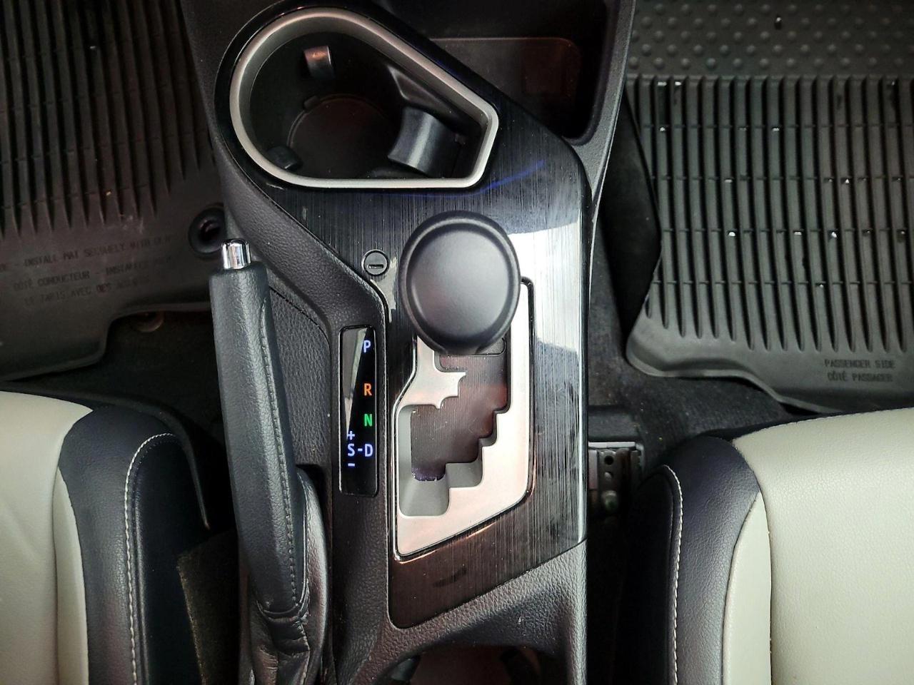 Toyota RAV4 Limited FWD (Natl) 2017