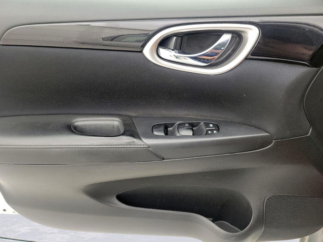 Nissan Sentra 4dr Sdn I4 CVT SV 2016