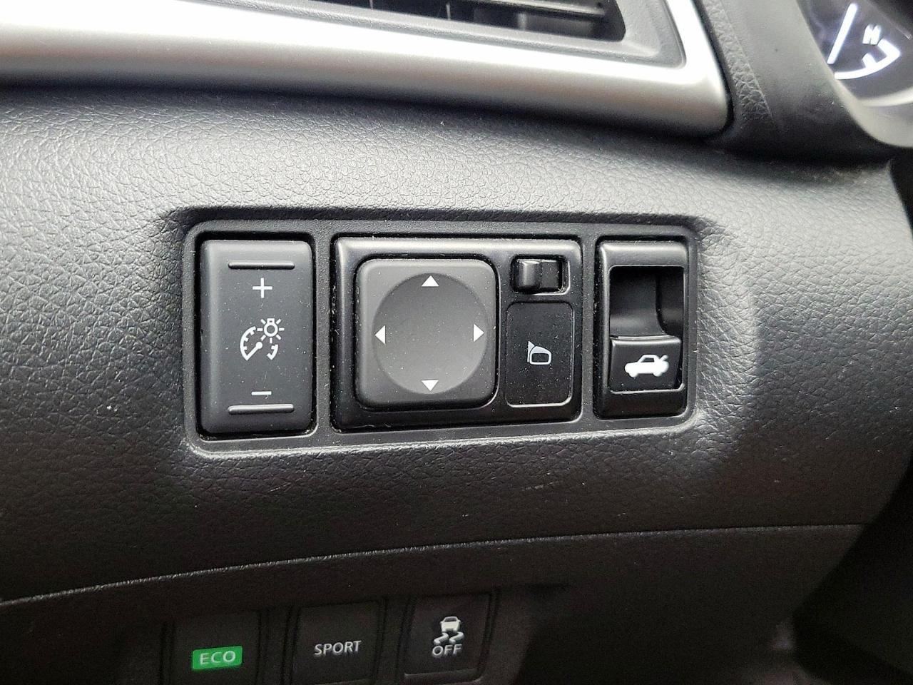 Nissan Sentra 4dr Sdn I4 CVT SV 2016