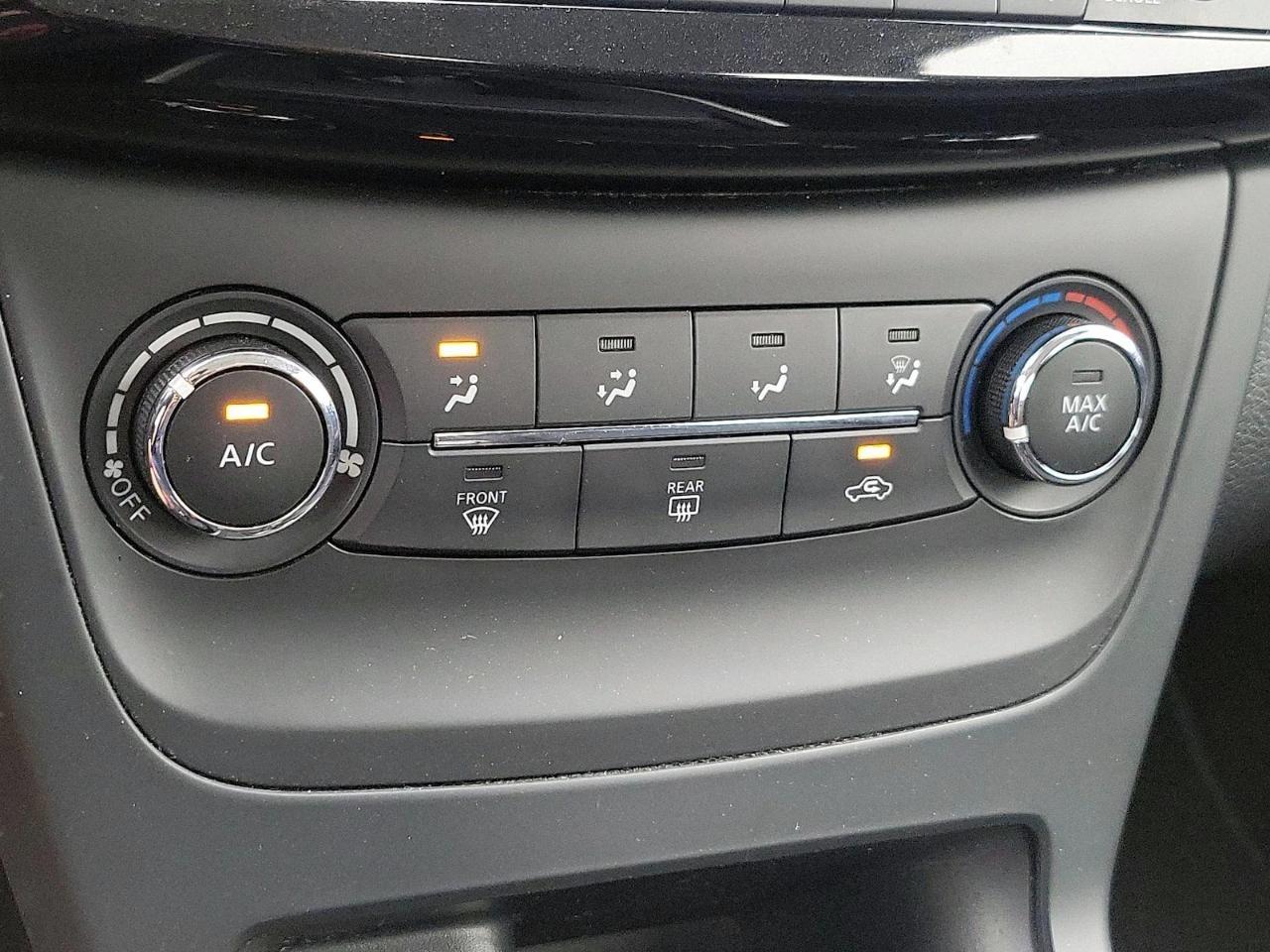 Nissan Sentra 4dr Sdn I4 CVT SV 2016