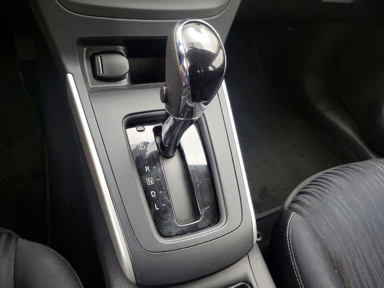 Nissan Sentra 4dr Sdn I4 CVT SV 2016