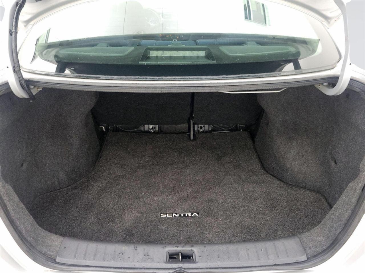 Nissan Sentra 4dr Sdn I4 CVT SV 2016