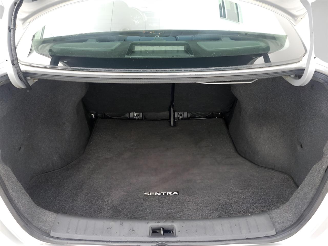 Nissan Sentra 4dr Sdn I4 CVT SV 2016