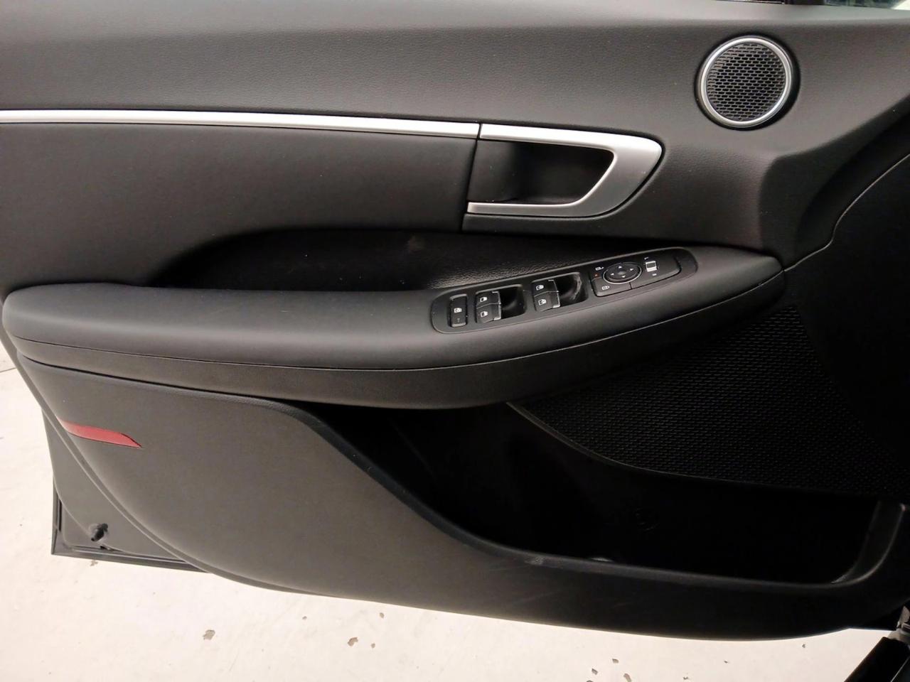 Hyundai Sonata Hybrid SEL FWD 2025