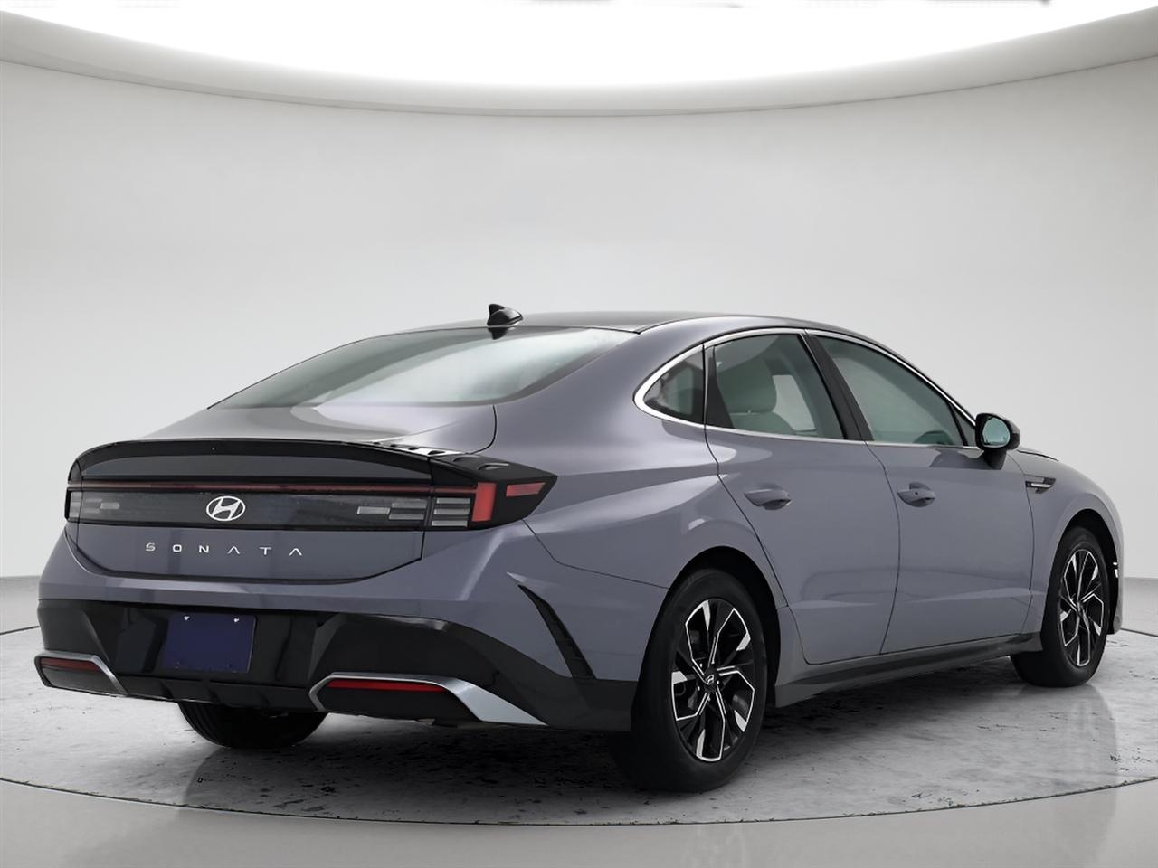 Hyundai Sonata Hybrid SEL FWD 2025