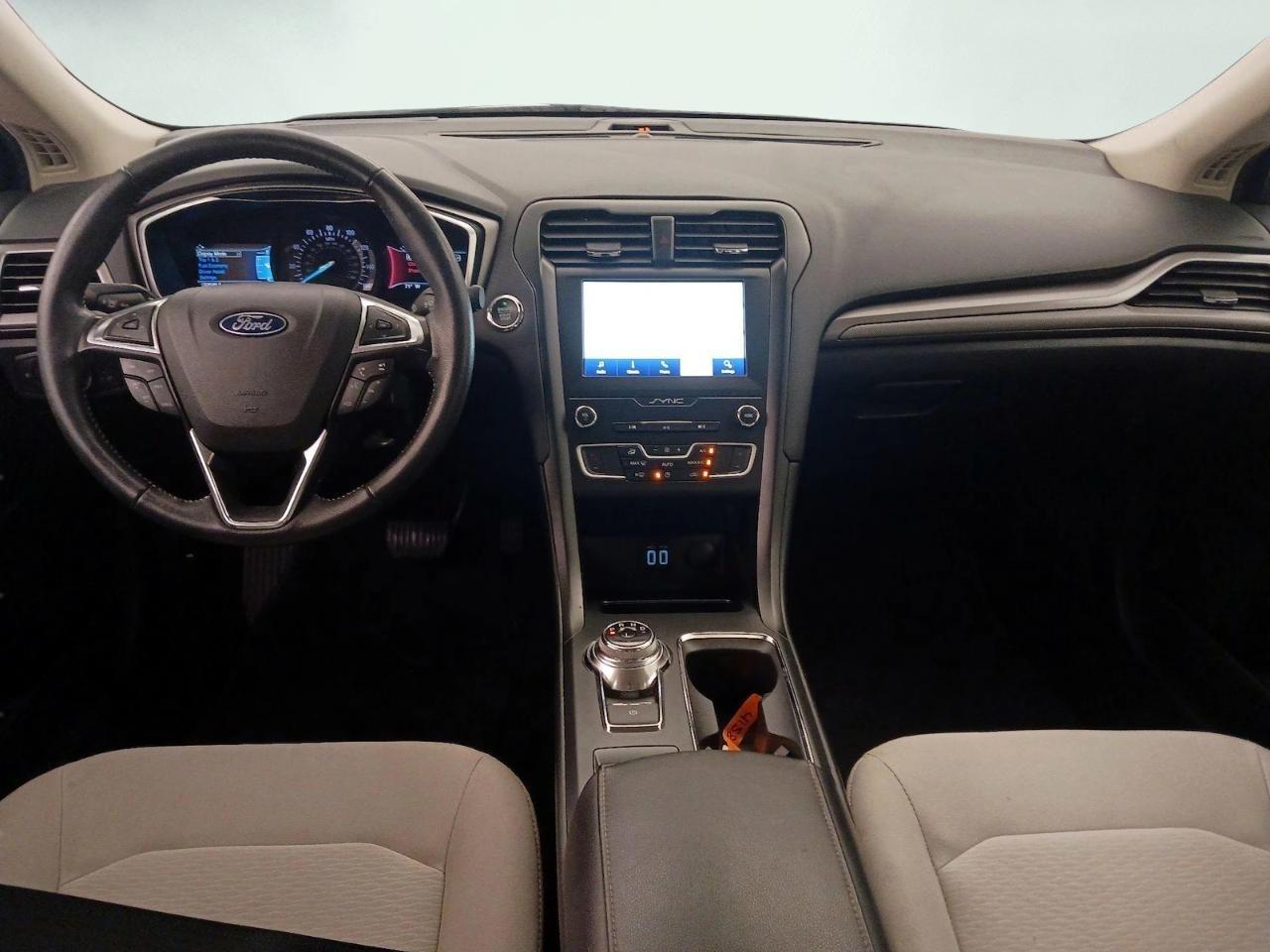 Ford Fusion SE FWD 2020