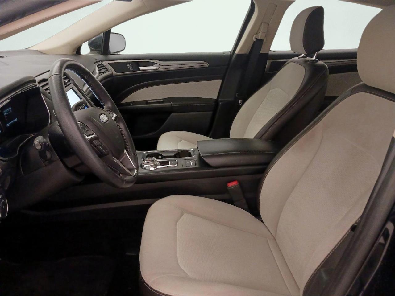 Ford Fusion SE FWD 2020