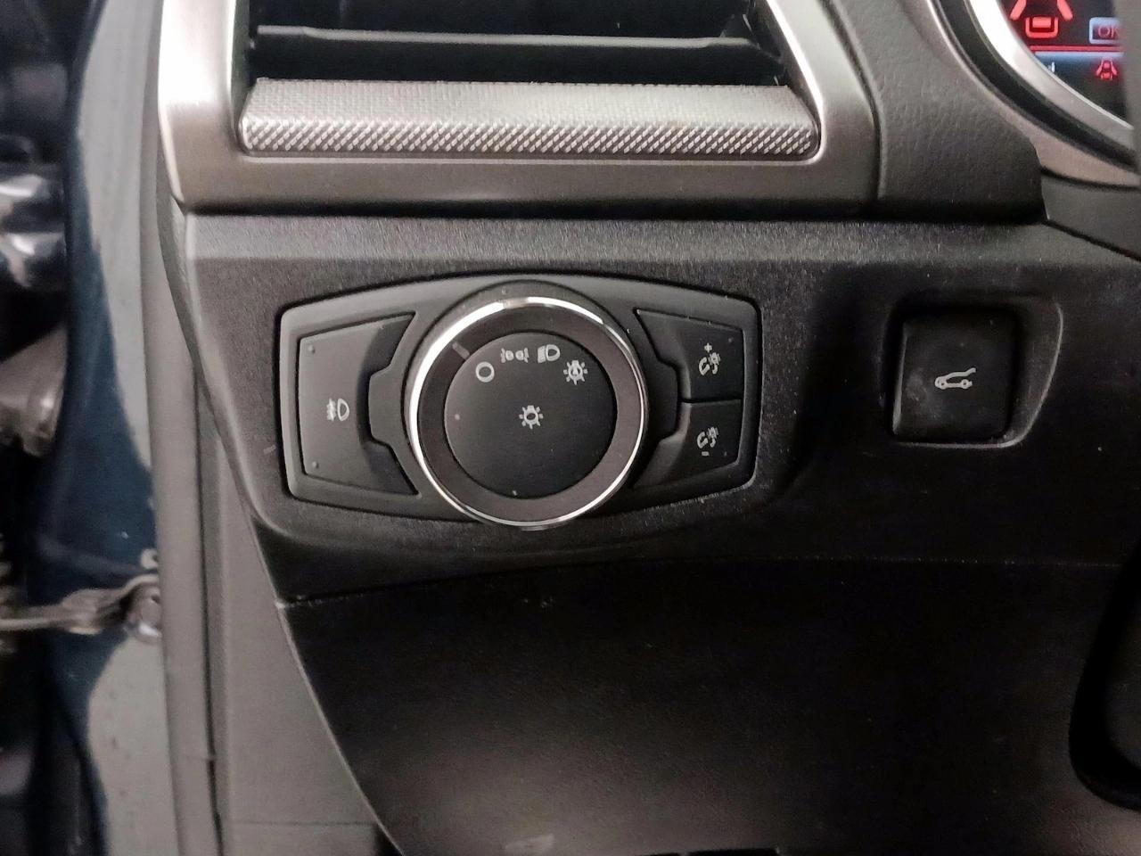 Ford Fusion SE FWD 2020