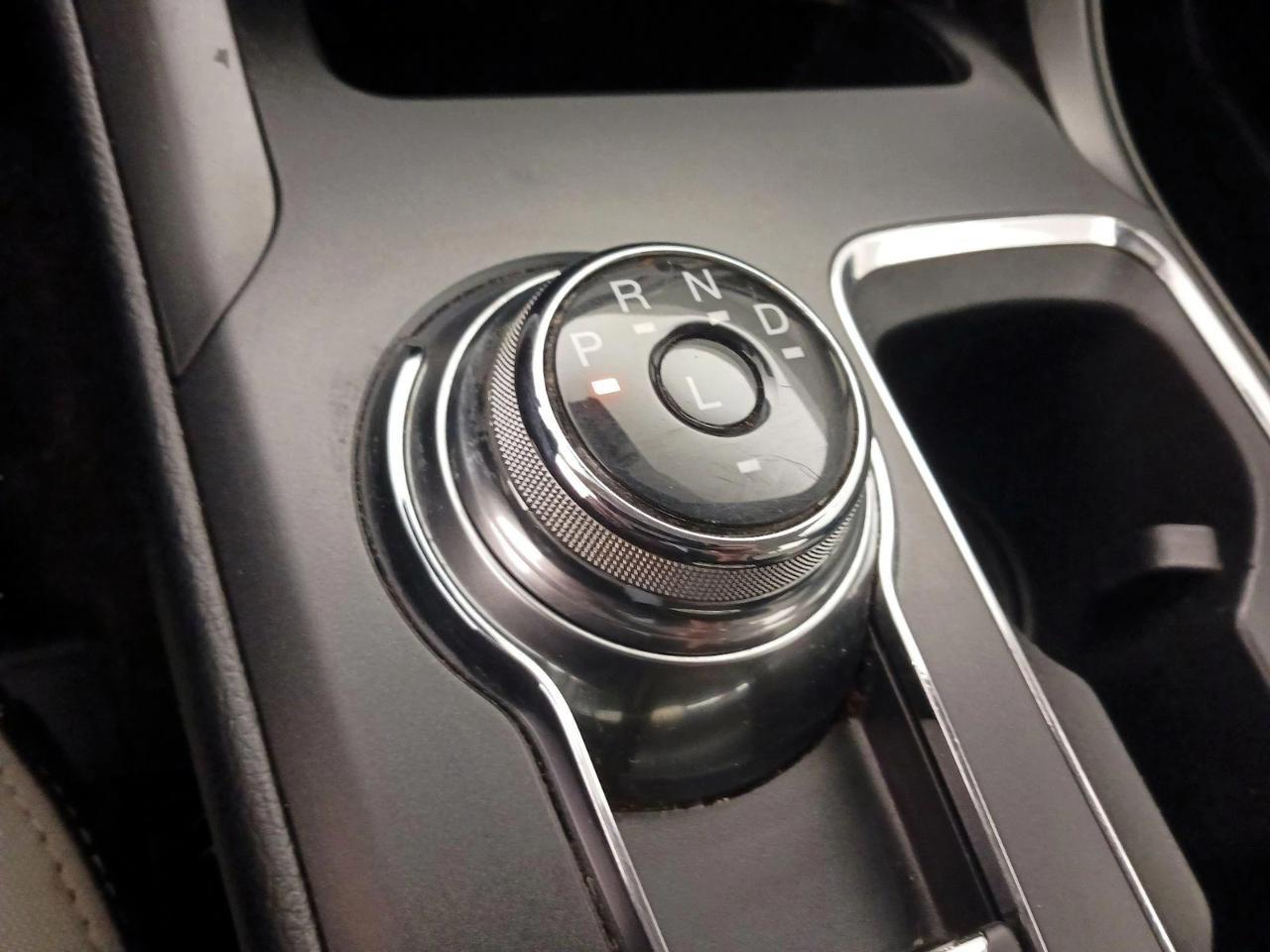 Ford Fusion SE FWD 2020