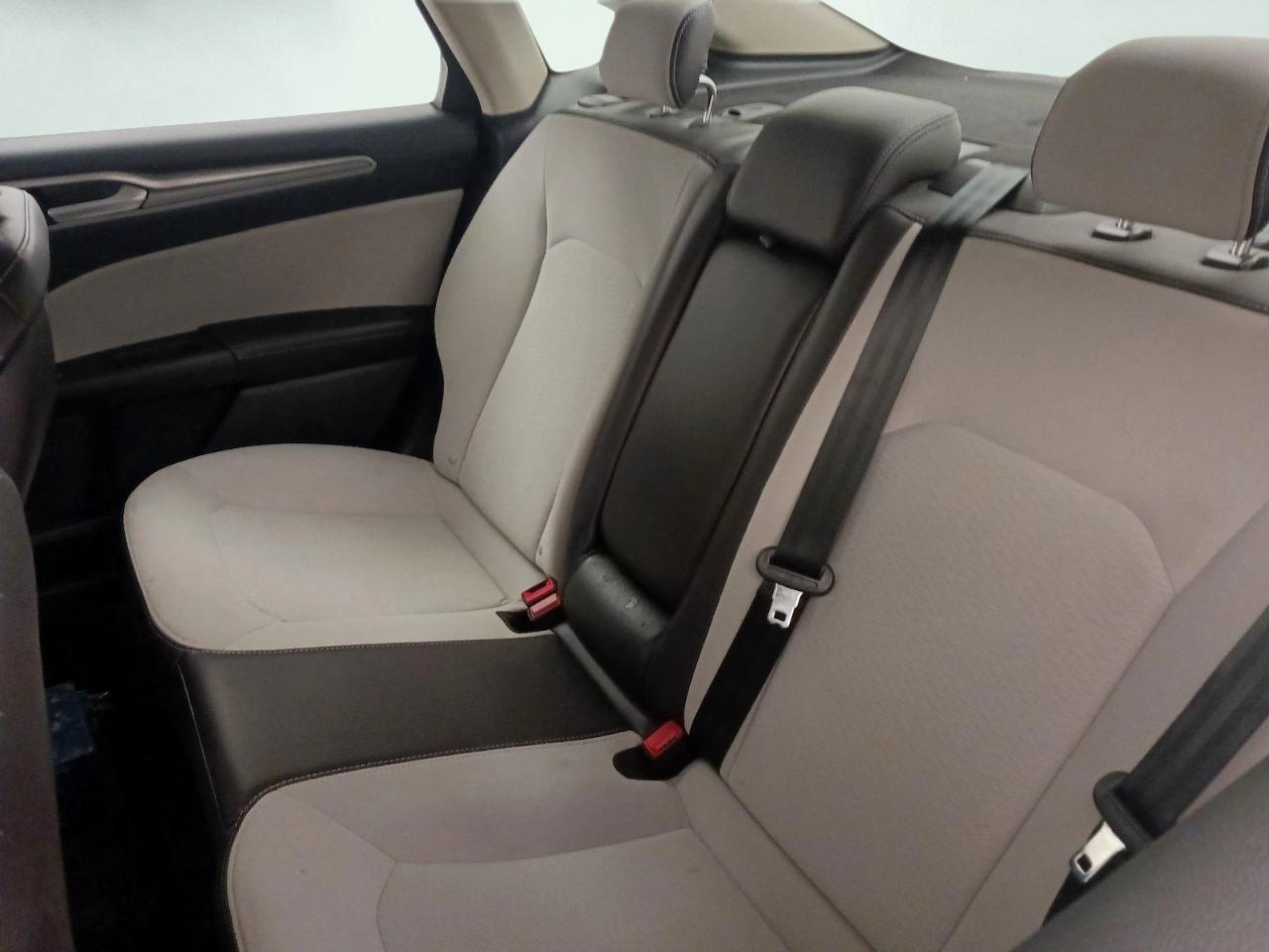 Ford Fusion SE FWD 2020