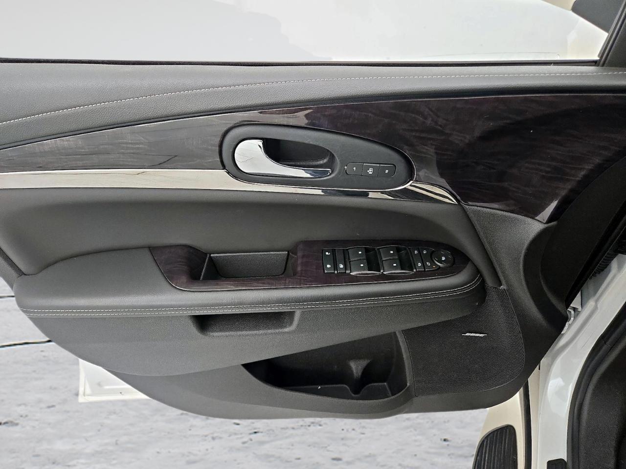 Buick Enclave FWD 4dr Leather 2014