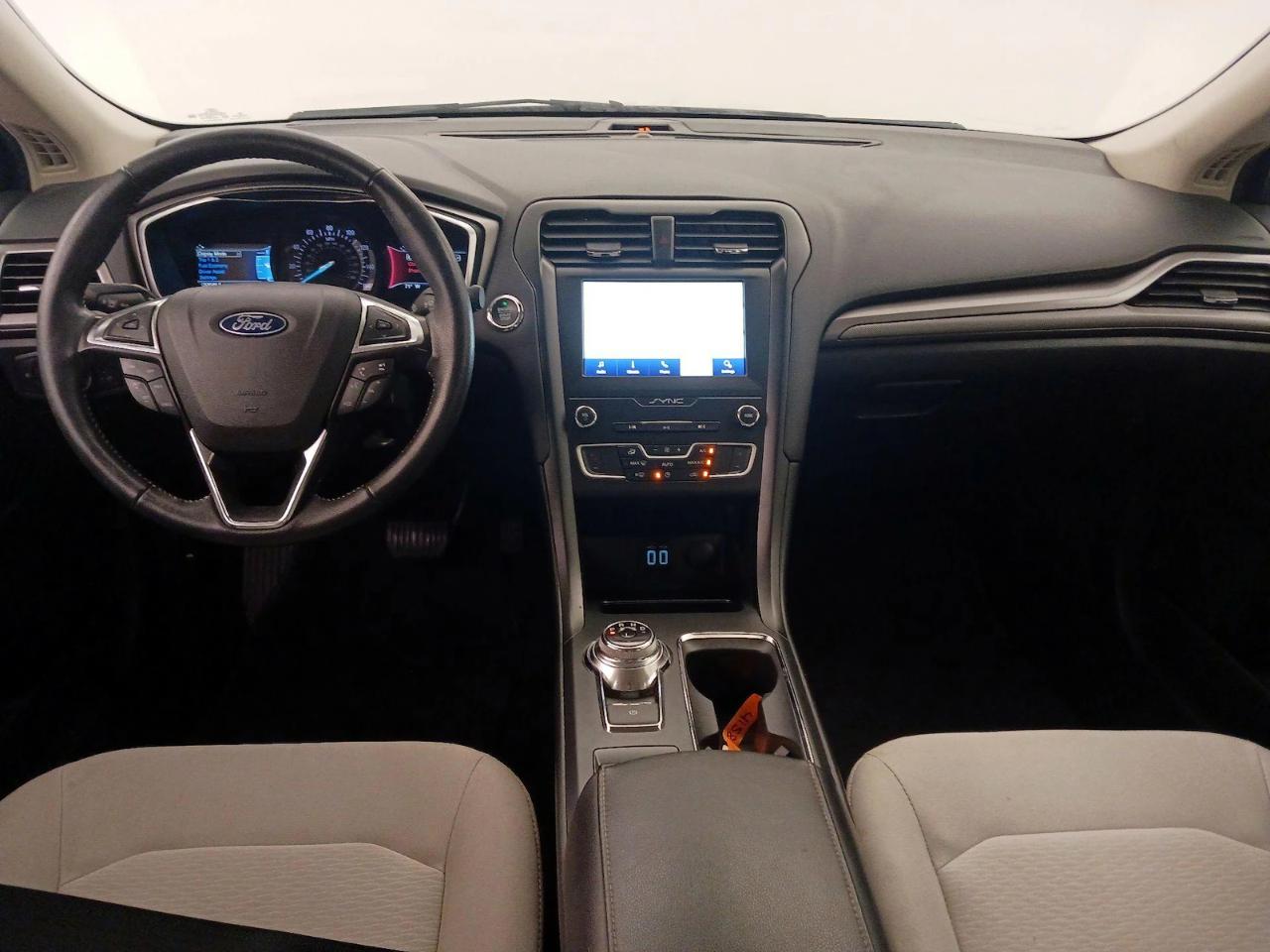 Ford Fusion SE FWD 2020