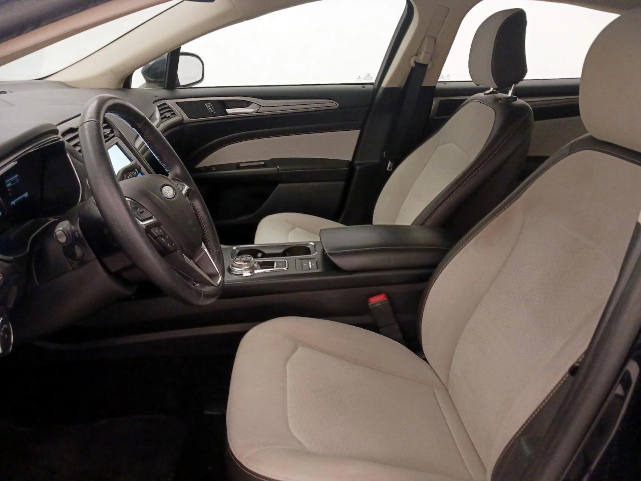 Ford Fusion SE FWD 2020