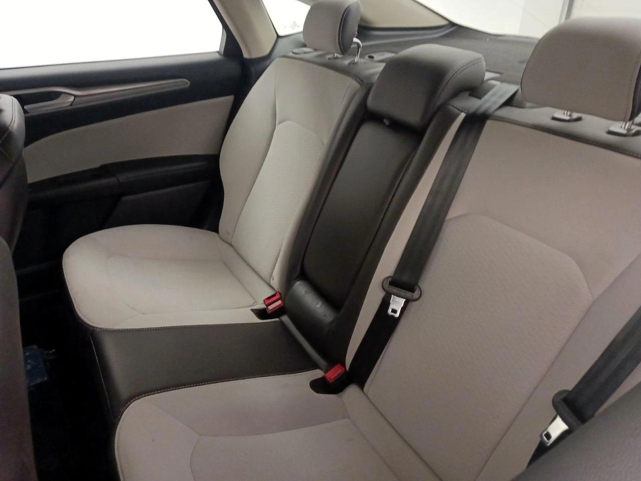 Ford Fusion SE FWD 2020