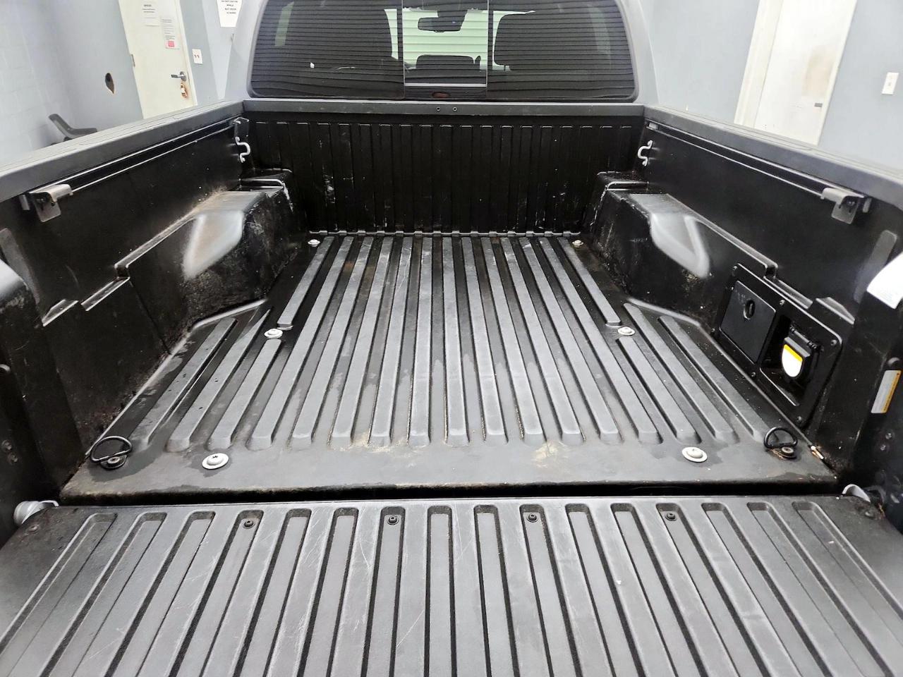 Toyota Tacoma 4WD TRD Off Road Double Cab 5' Bed V6 MT (Natl) 2021