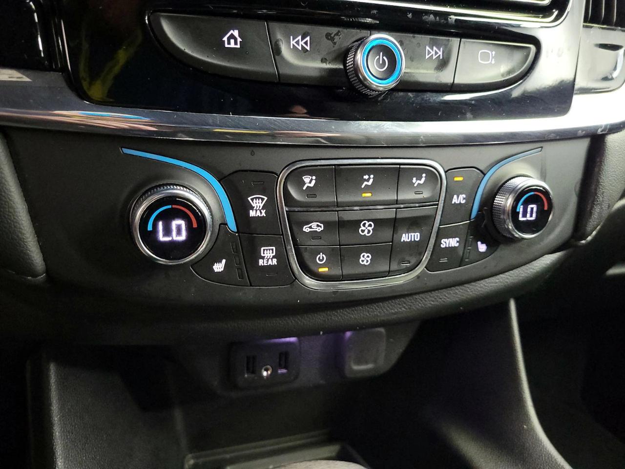 Chevrolet Traverse FWD 4dr LT Cloth w/1LT 2022