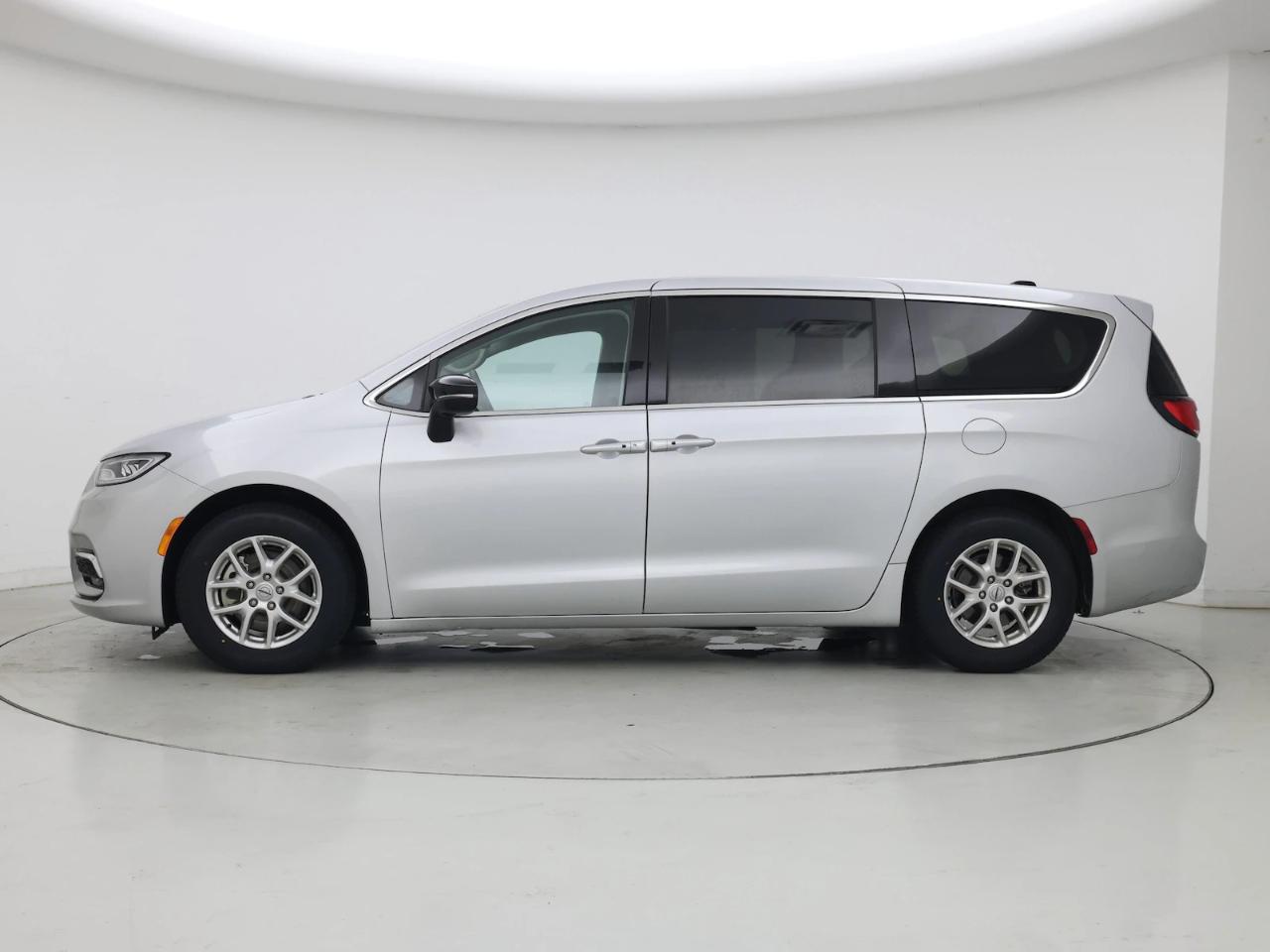 Chrysler Pacifica Touring L FWD 2024